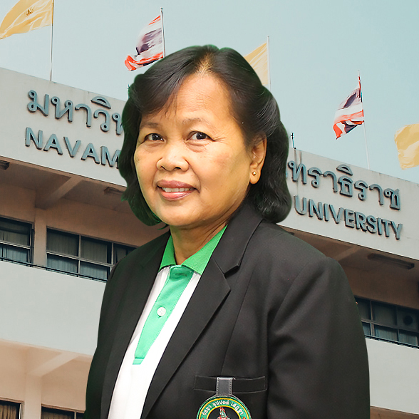 นางพรรณี เขียวมรกต